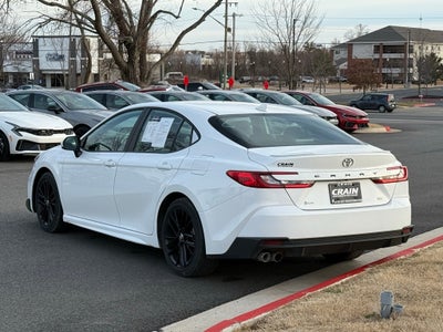 2025 Toyota Camry SE - CLEAN CARFAX / ONE OWNER