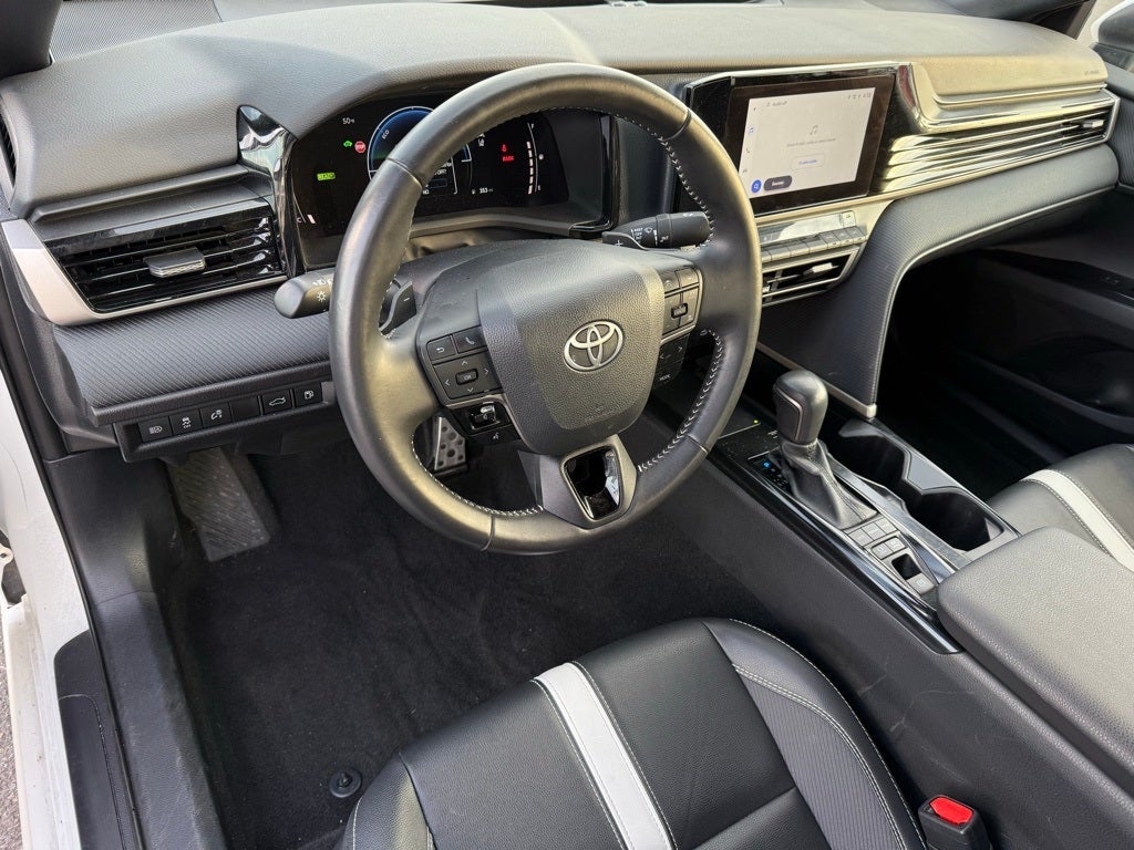 2025 Toyota Camry SE - CLEAN CARFAX / ONE OWNER