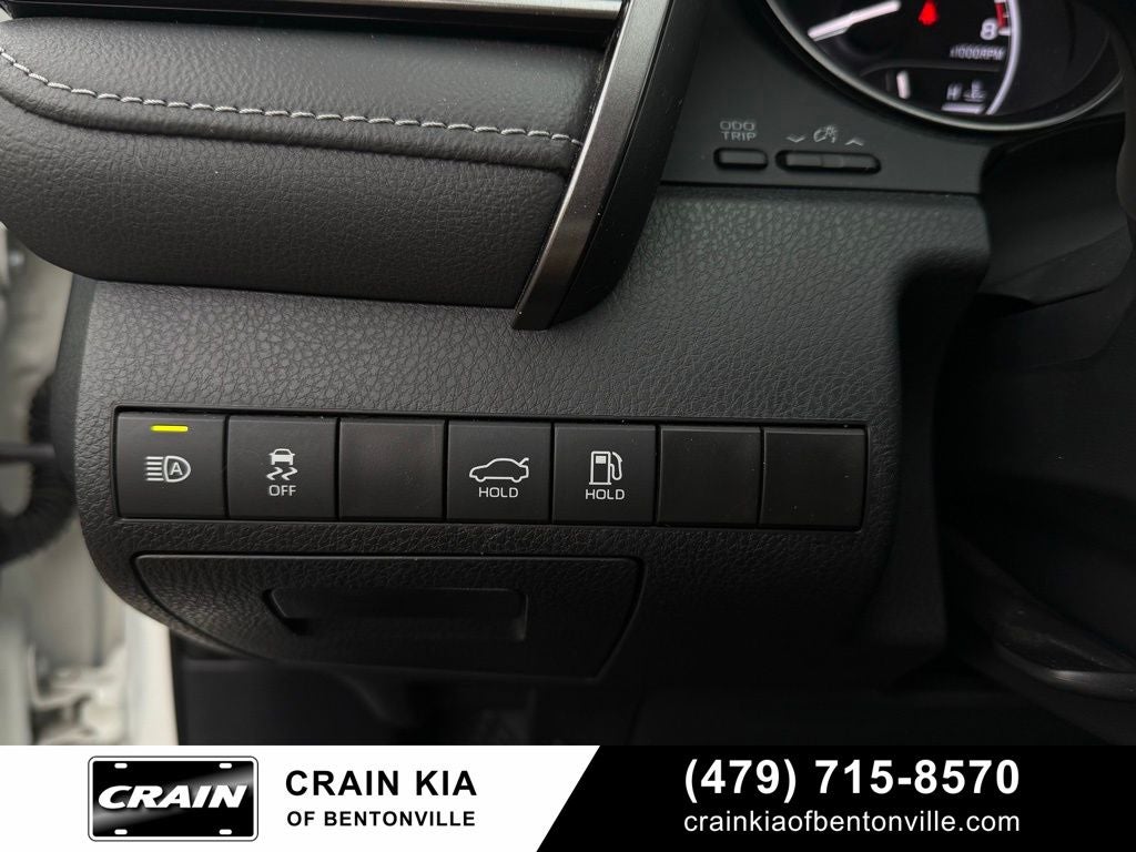 2024 Toyota Camry SE - CLEAN CARFAX / ONE OWNER