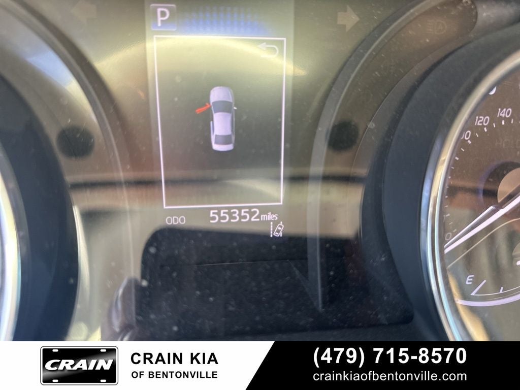 2020 Toyota Camry SE - CLEAN CARFAX / ONE OWNER