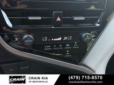 2022 Toyota Camry SE - CLEAN CARFAX / ONE OWNER