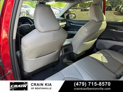 2022 Toyota Camry SE - CLEAN CARFAX / ONE OWNER