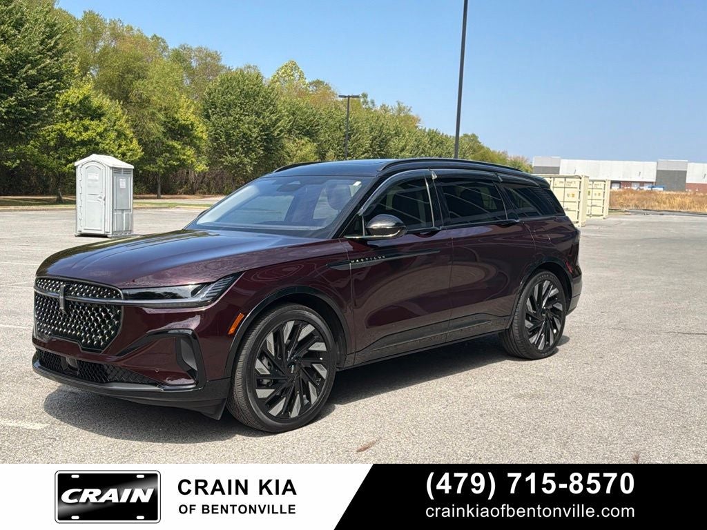2025 Lincoln Nautilus Reserve - AWD / PANORAMIC SUNROOF / CLEAN CARFAX