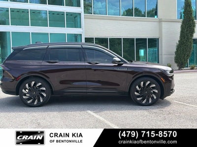 2025 Lincoln Nautilus Reserve - AWD / PANORAMIC SUNROOF / CLEAN CARFAX