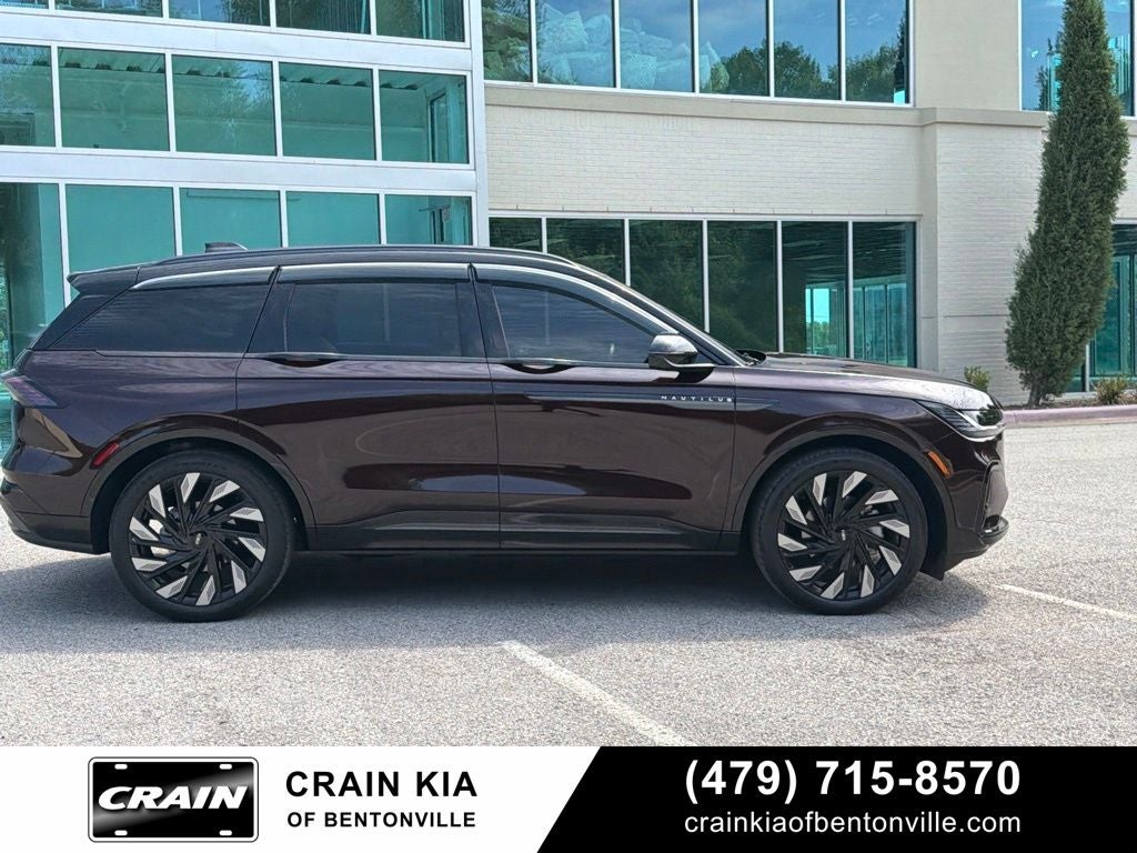 2025 Lincoln Nautilus Reserve - AWD / PANORAMIC SUNROOF / CLEAN CARFAX