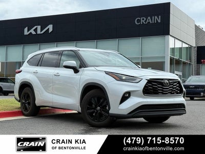2022 Toyota Highlander XLE - SUNROOF / CLEAN CARFAX / ONE OWNER