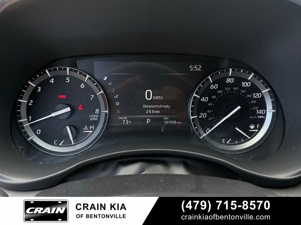 2021 Toyota Highlander XLE - CLEAN CARFAX / SUNROOF