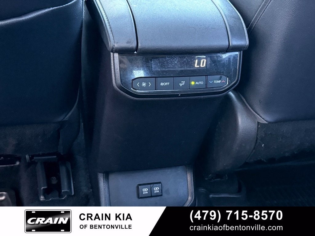 2021 Toyota Highlander XLE - SUNROOF