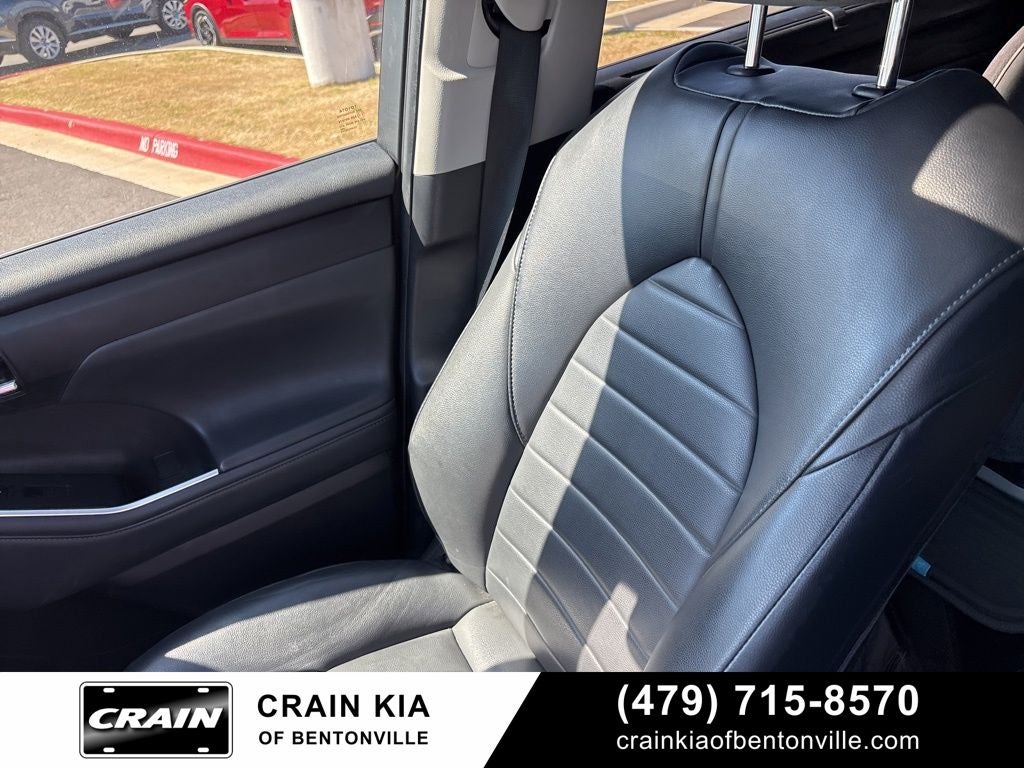 2022 Toyota Highlander XLE - AWD / SUNROOF / CLEAN CARFAX