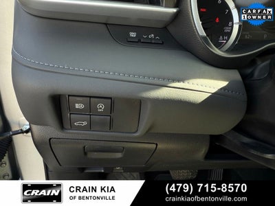 2023 Toyota Highlander XLE - SUNROOF / CARFAX ONE OWNER