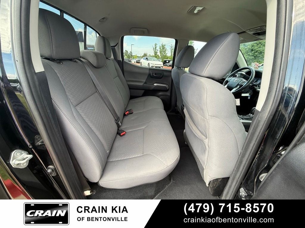 2021 Toyota Tacoma SR5 V6 - 4WD / CLEAN CARFAX