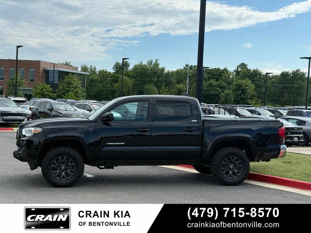 2021 Toyota Tacoma SR5 V6 - 4WD / CLEAN CARFAX