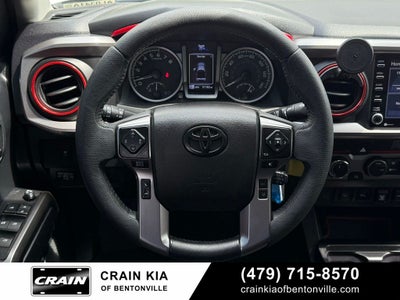 2021 Toyota Tacoma SR5 V6 - 4WD / CLEAN CARFAX / LIFTED!