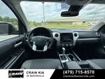 2019 Toyota Tundra SR5 - 4WD / CLEAN CARFAX / LIFTED!