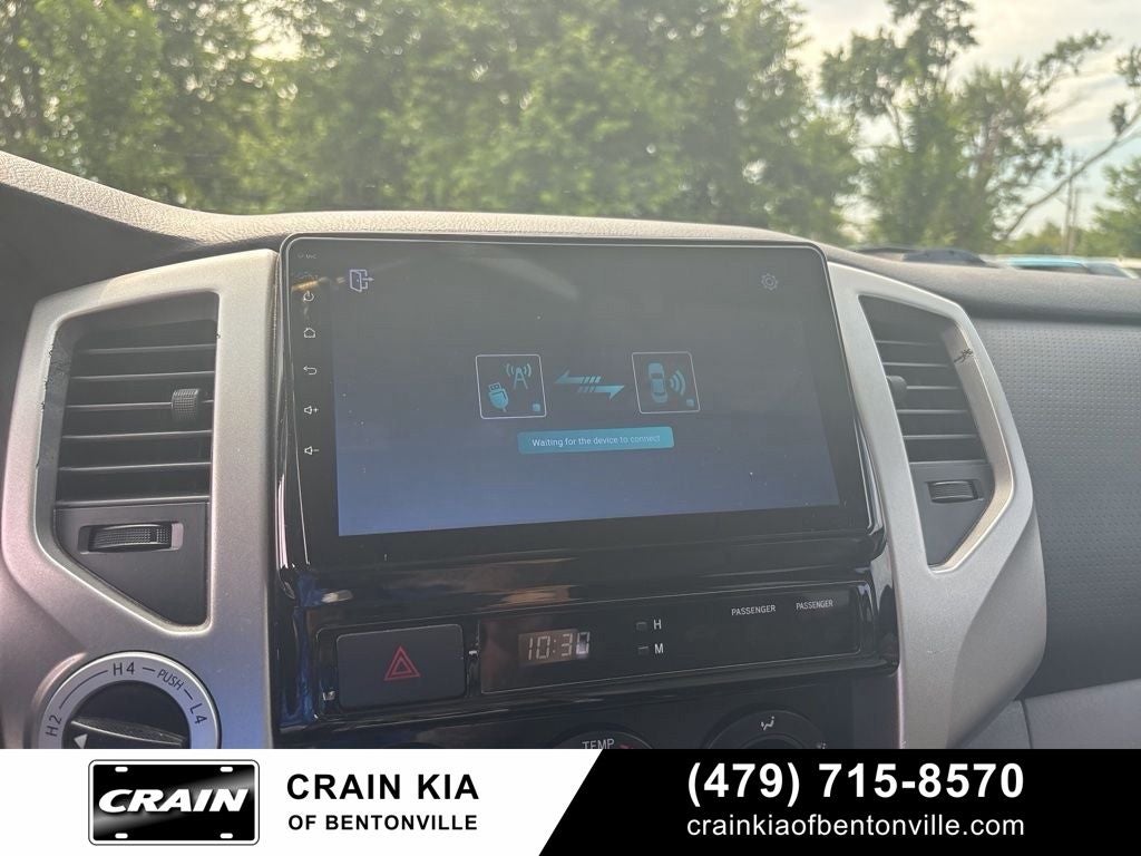 2014 Toyota Tacoma Base V6 - 4WD / CLEAN CARFAX HISTORY