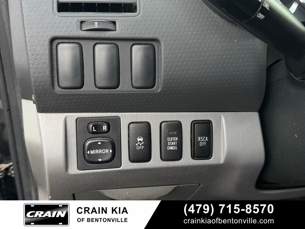 2013 Toyota Tacoma Base - 4WD / CARFAX ONE OWNER