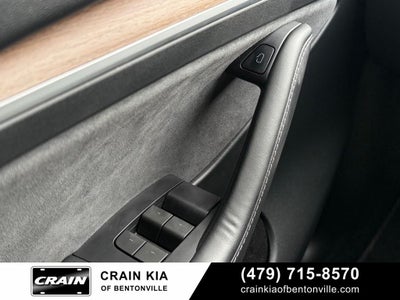 2024 Tesla Model Y Long Range - AWD / THIRD ROW! / CLEAN CARFAX