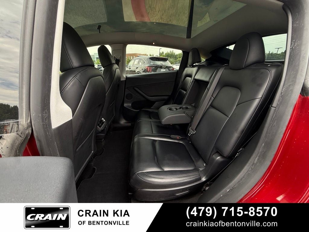 2024 Tesla Model Y Long Range - AWD / THIRD ROW! / CLEAN CARFAX