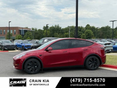 2024 Tesla Model Y Long Range - AWD / THIRD ROW! / CLEAN CARFAX