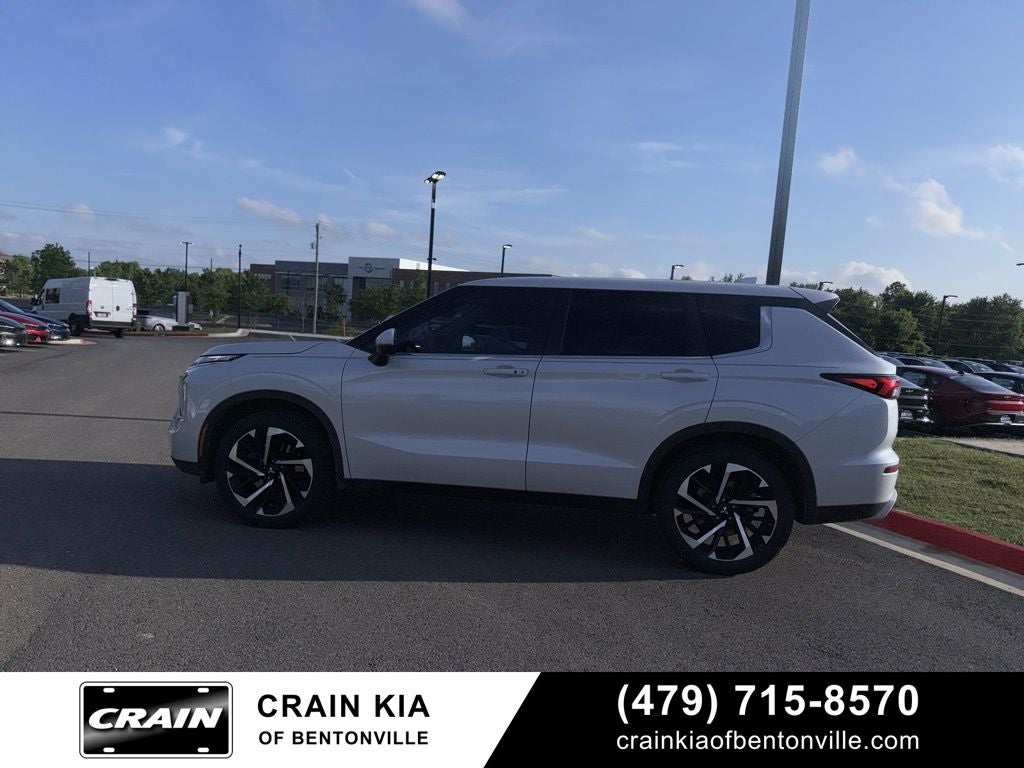 2022 Mitsubishi Outlander SE - 4WD / CLEAN CARFAX