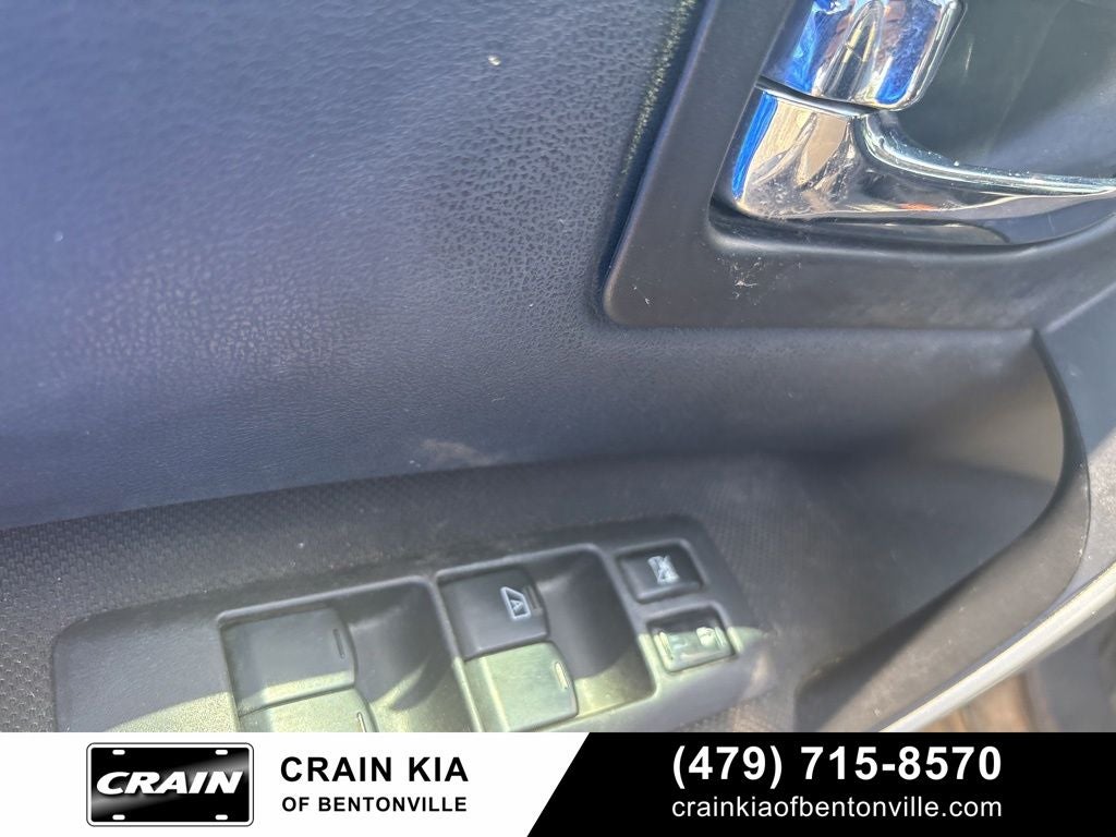 2013 Nissan Rogue S - AWD / CLEAN CARFAX / ONE OWNER