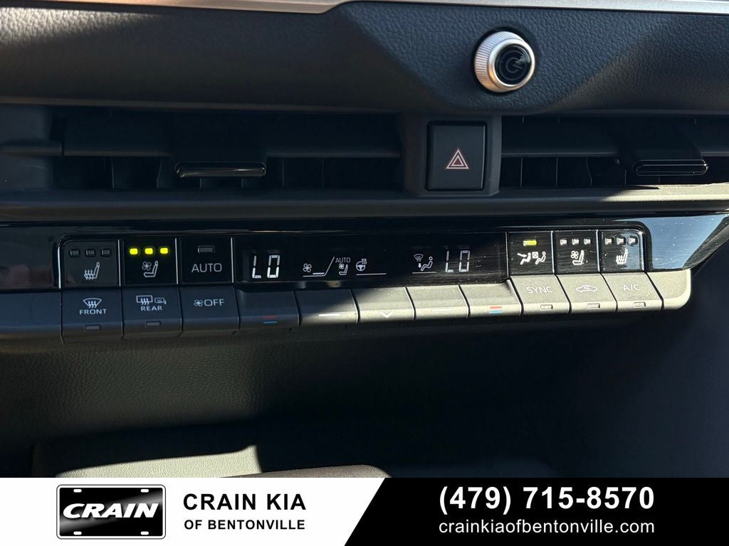 2023 Toyota Crown Limited - AWD / PANORAMIC SUNROOF