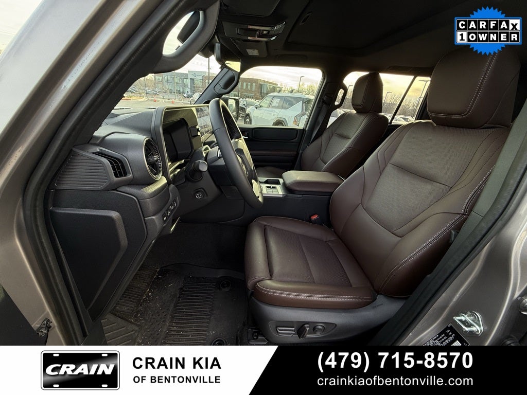 2025 Toyota Land Cruiser Base - PREMIUM / 4WD / SUNROOF / 1 OWNER