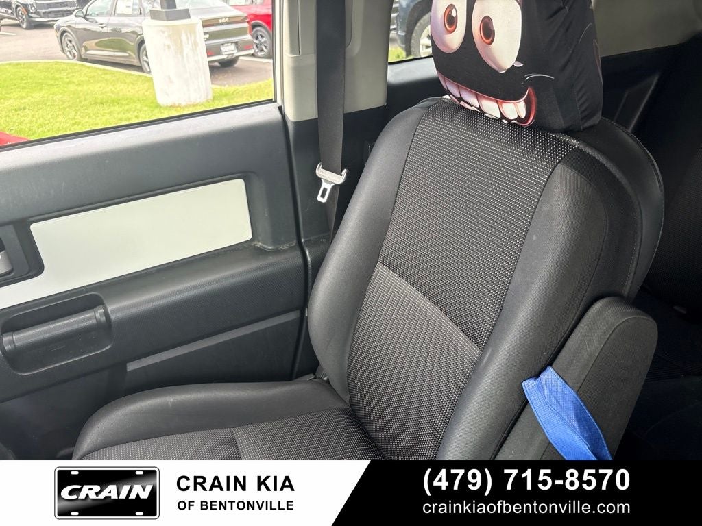 2010 Toyota FJ Cruiser Base - 4WD / CLEAN CARFAX