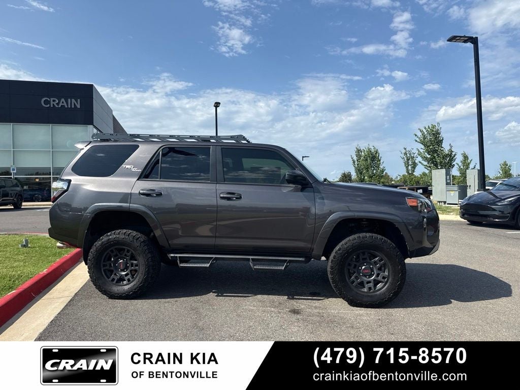 2018 Toyota 4Runner TRD Off-Road - LIFTED! / 4WD / CLEAN CARFAX