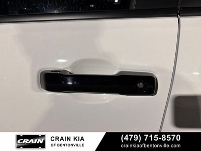2025 Toyota 4Runner SR5 - 4WD / CLEAN CARFAX / ONE OWNER