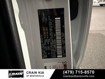 2025 Toyota 4Runner SR5 - 4WD / CLEAN CARFAX / ONE OWNER