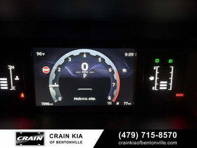 2025 Toyota 4Runner SR5 - 4WD / CLEAN CARFAX / ONE OWNER