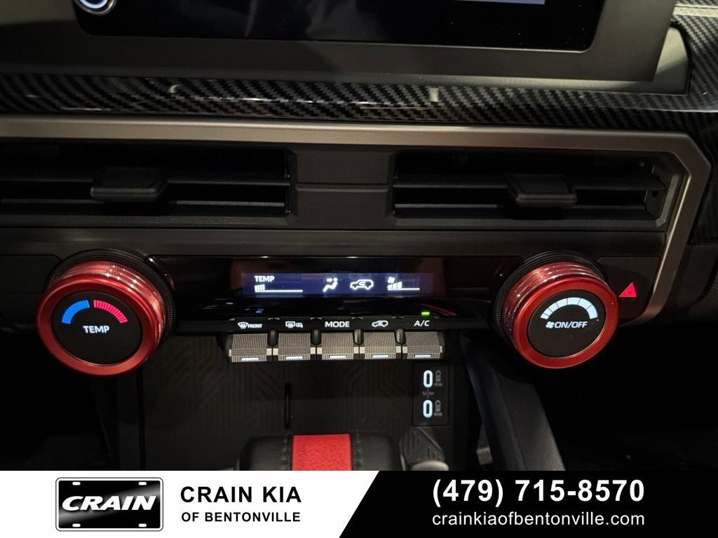 2025 Toyota 4Runner SR5 - 4WD / CLEAN CARFAX / ONE OWNER