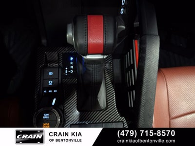 2025 Toyota 4Runner SR5 - 4WD / CLEAN CARFAX / ONE OWNER