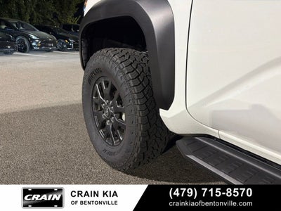 2025 Toyota 4Runner SR5 - 4WD / CLEAN CARFAX / ONE OWNER
