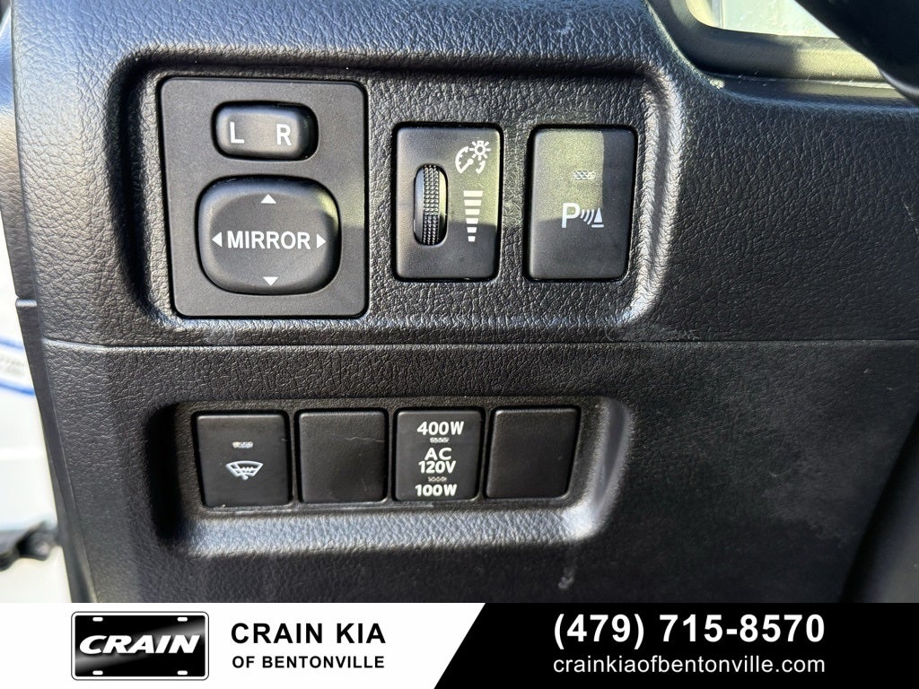 2018 Toyota 4Runner Limited - SUNROOF / LEATHER