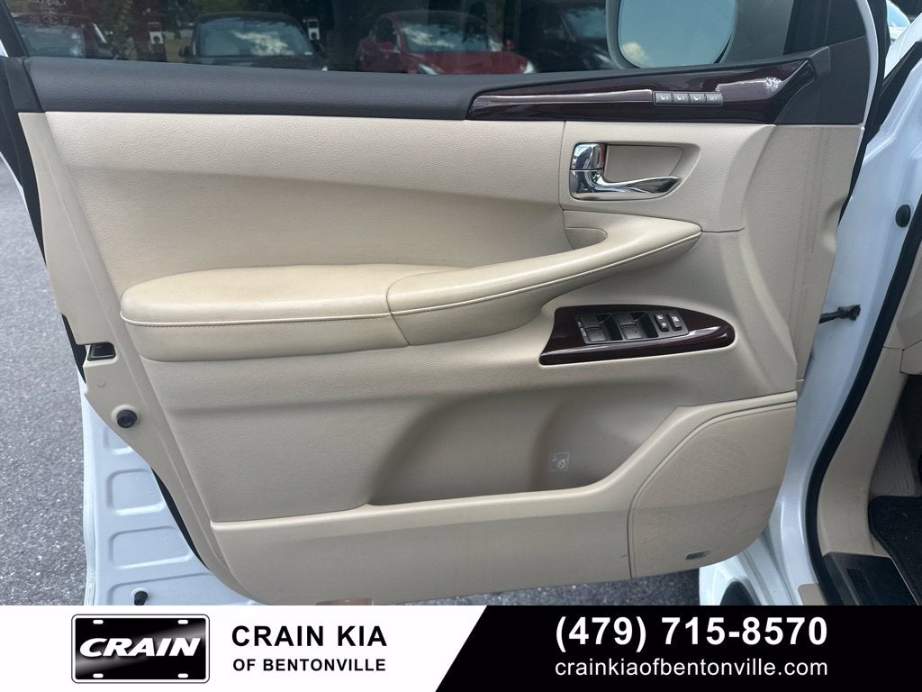 2013 Lexus LX 570 - 4WD / SUNROOF / CLEAN CARFAX