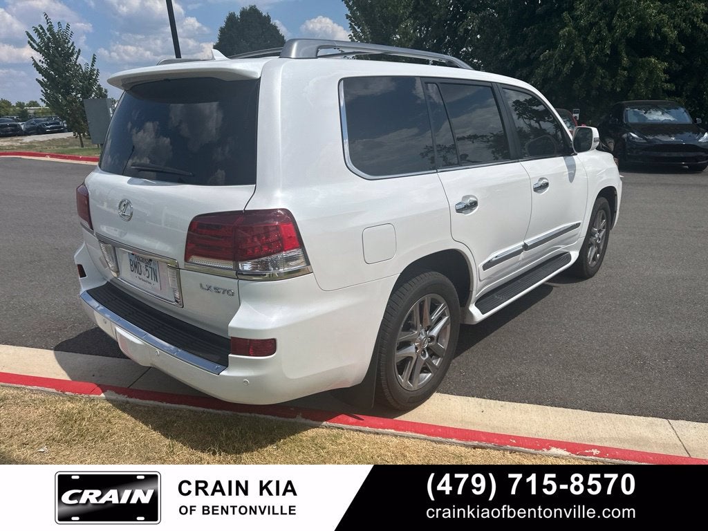 2013 Lexus LX 570 - 4WD / SUNROOF / CLEAN CARFAX