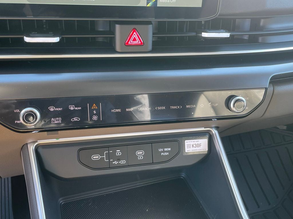 2026 Kia Carnival LXS