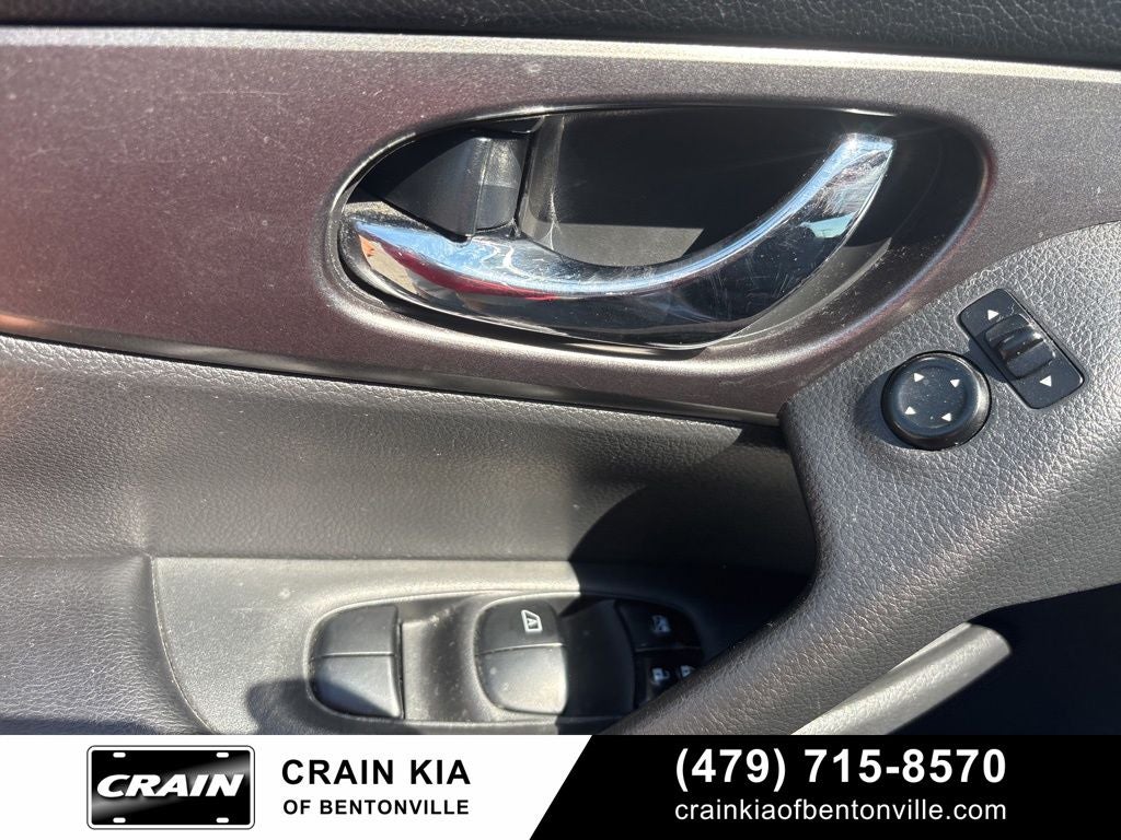 2016 Nissan Rogue SV - AWD / CLEAN CARFAX