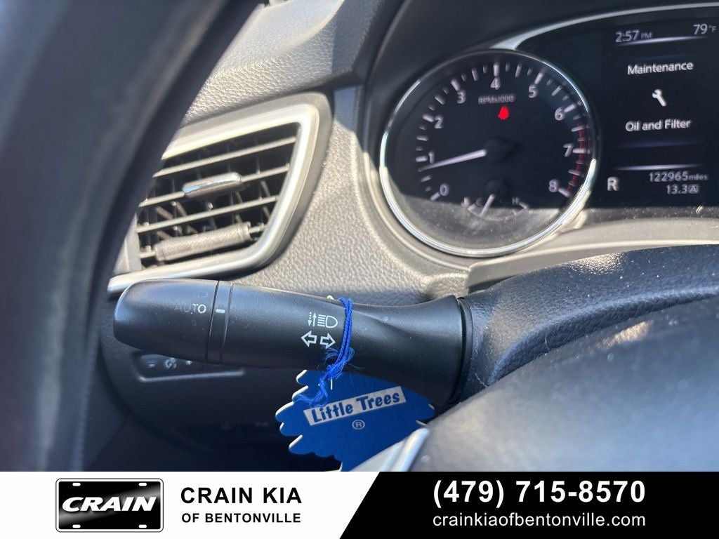 2016 Nissan Rogue SV - AWD / CLEAN CARFAX