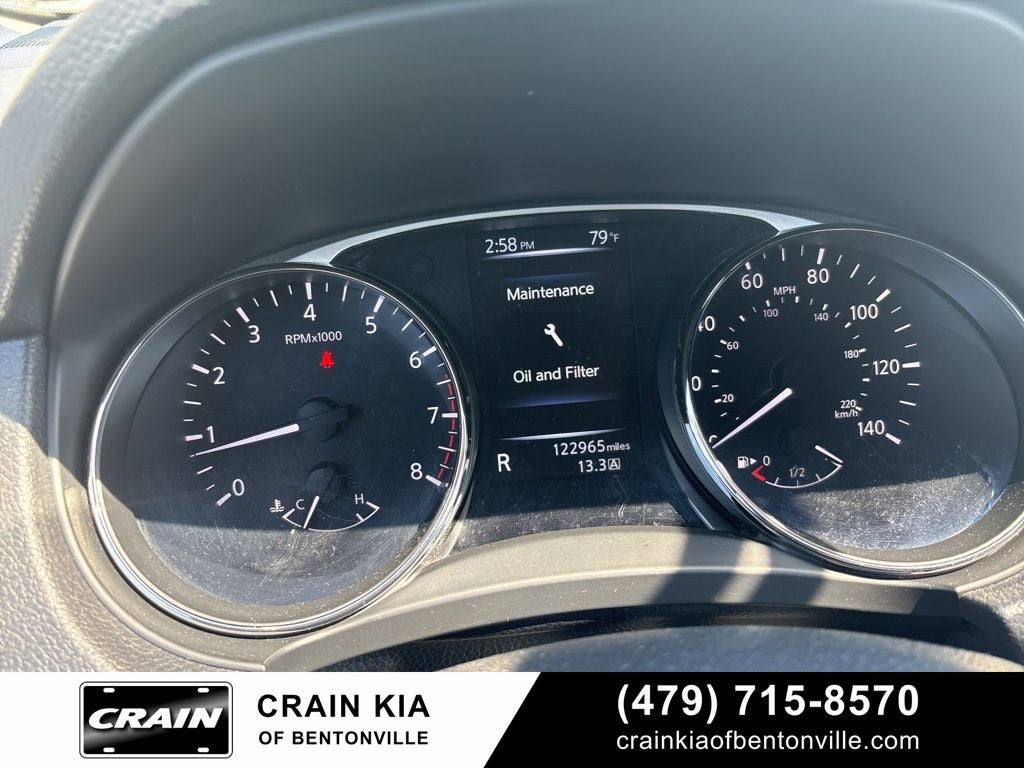 2016 Nissan Rogue SV - AWD / CLEAN CARFAX