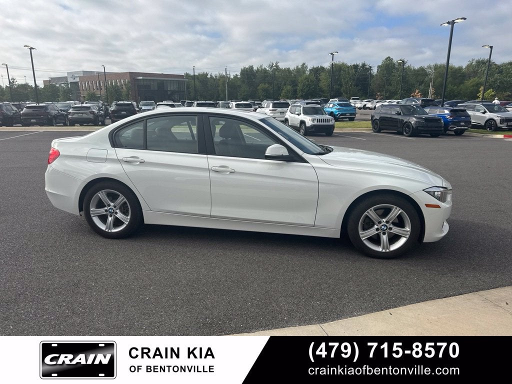 2015 BMW 3 Series 328i xDrive - AWD / SUNROOF