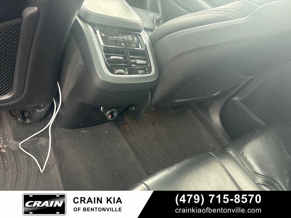 2019 Volvo XC90 T6 Inscription - AWD / PANORAMIC SUNROOF / CLEAN CARFAX