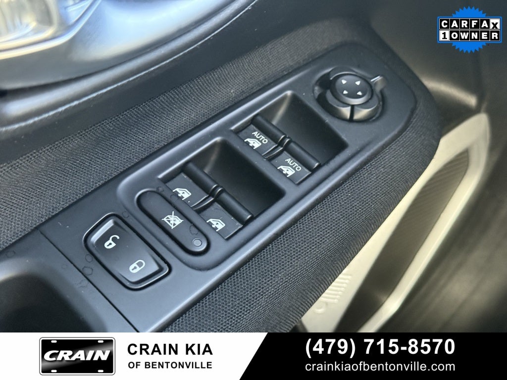 2019 Jeep Renegade Latitude - 4WD / CLEAN CARFAX / ONE OWNER