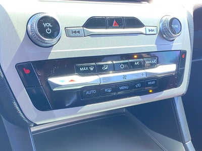 2024 Ford Explorer XLT RWD / ONE OWNER / HEATED SEATS