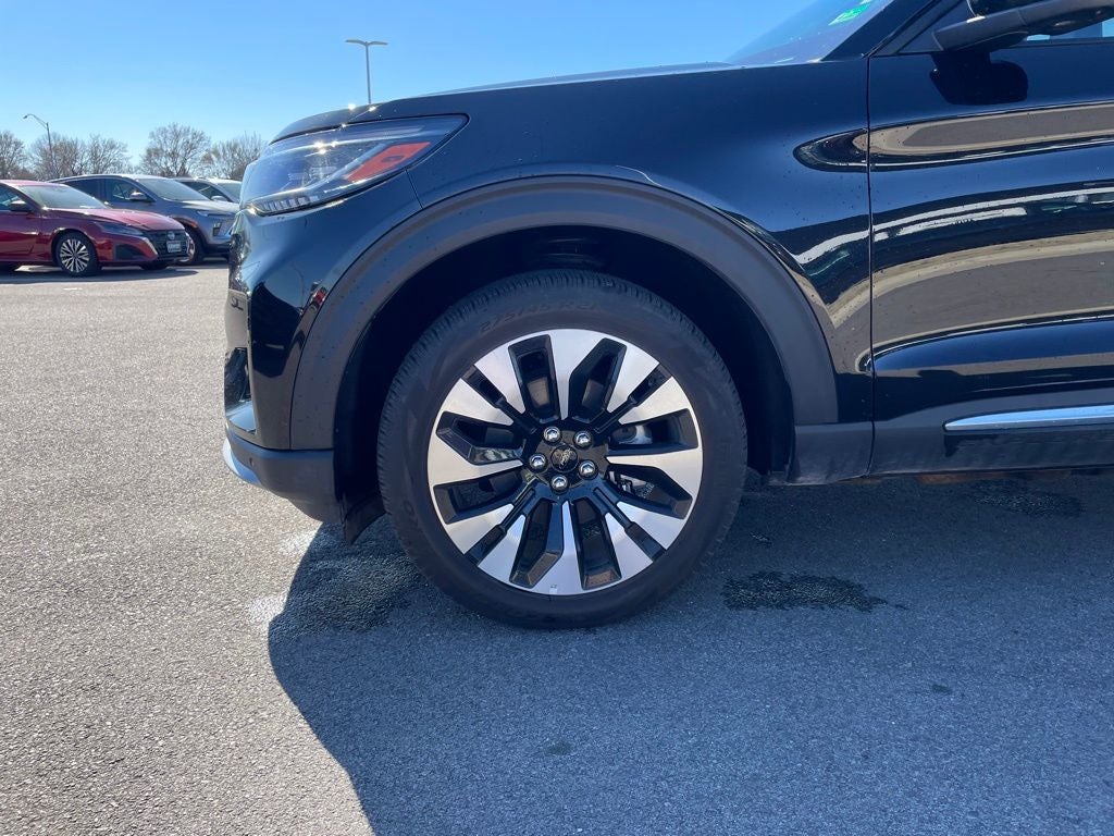 2025 Ford Explorer ST-Line 4X4 / HEATED SEATS / ONE OWNER