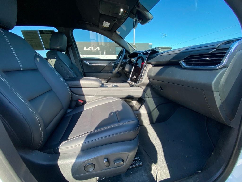 2024 GMC Acadia Elevation NAV / LUXURY PACKAGE / HEATED SEATS