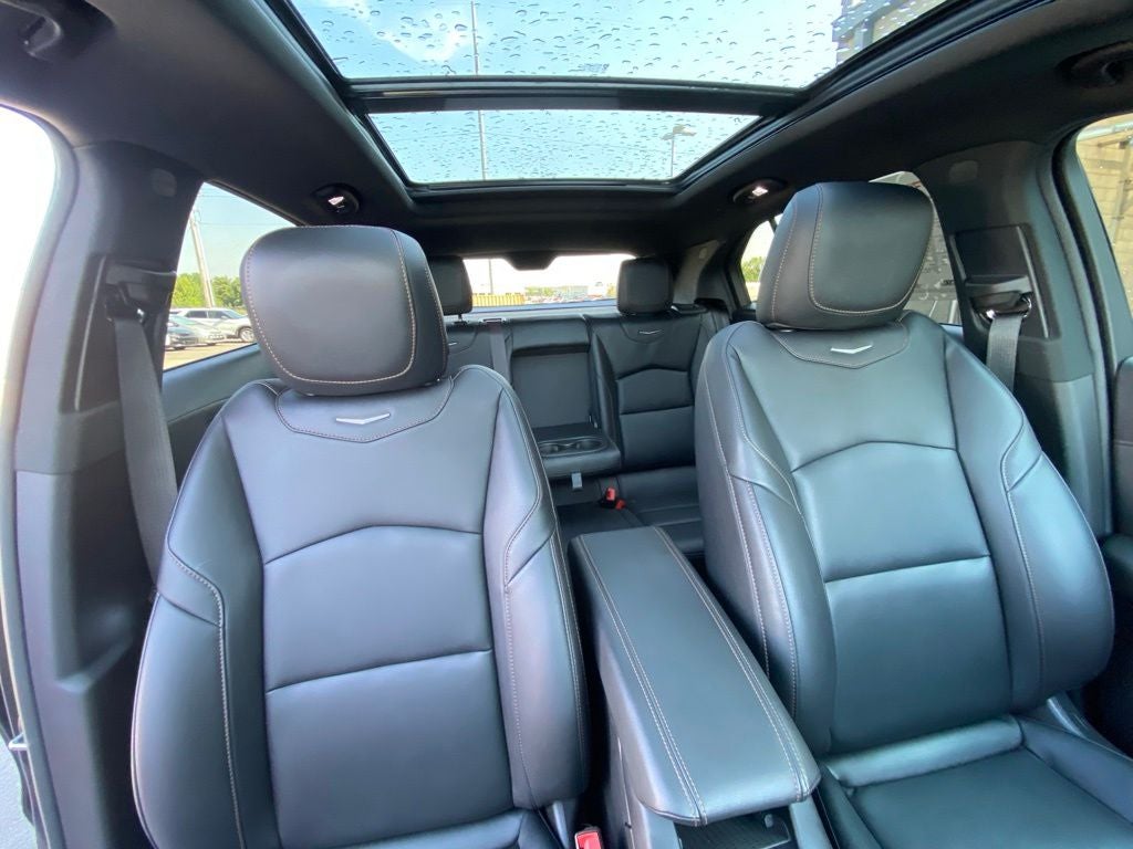 2023 Cadillac XT4 Sport ONE OWNER / HEATED SEATS / SUNROOF