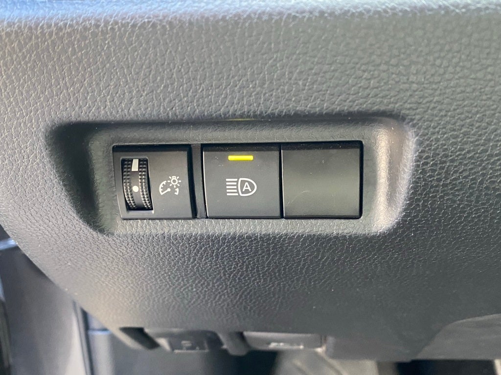 2024 Toyota RAV4 LE ONE OWNER / AWD